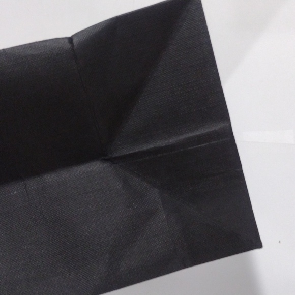 Bvlgari black and tan drawstring empty paper gift bag/dust bag 9.25x13x4.75 inch - Picture 5 of 9